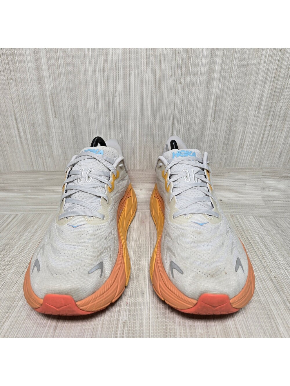 HOKA Arahi 6 Women’s Size 10.5 B Nimbus Cloud Orange Running Shoes